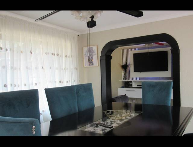 3 BEDROOM FREEHOLD FOR SALE IN ELANDSPARK